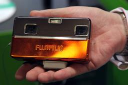 Fujifilm показала семь новинок, включая рабочий прототип первой в мире потребительской 3D-камеры